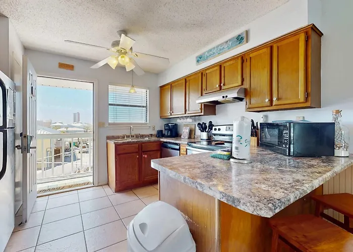 Holiday home Beautiful With Shared Pools Full Kitchen Private Washer Dryer *