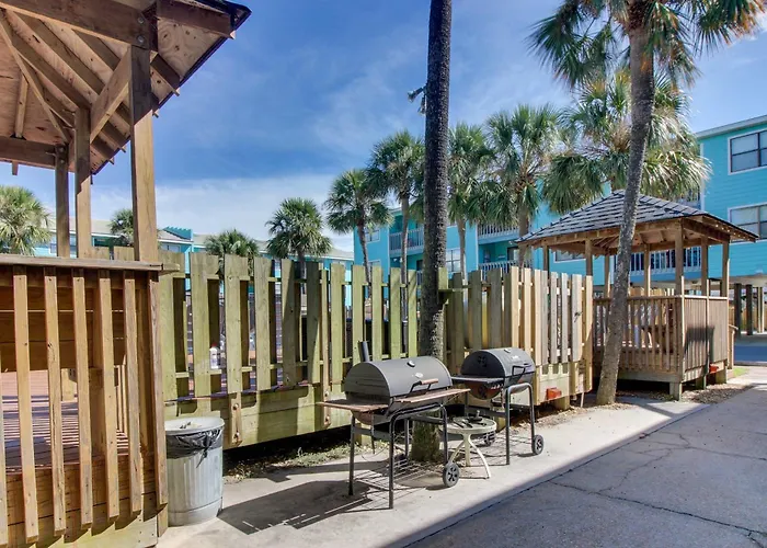 Beautiful With Shared Pools Full Kitchen Private Washer Dryer Holiday home Gulf Shores